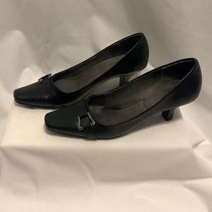 Easy Spirit Black Leather Heel - Sz 6.5